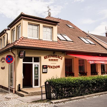 Restaurace A Penzion Garnet Оломоуц Екстер'єр фото